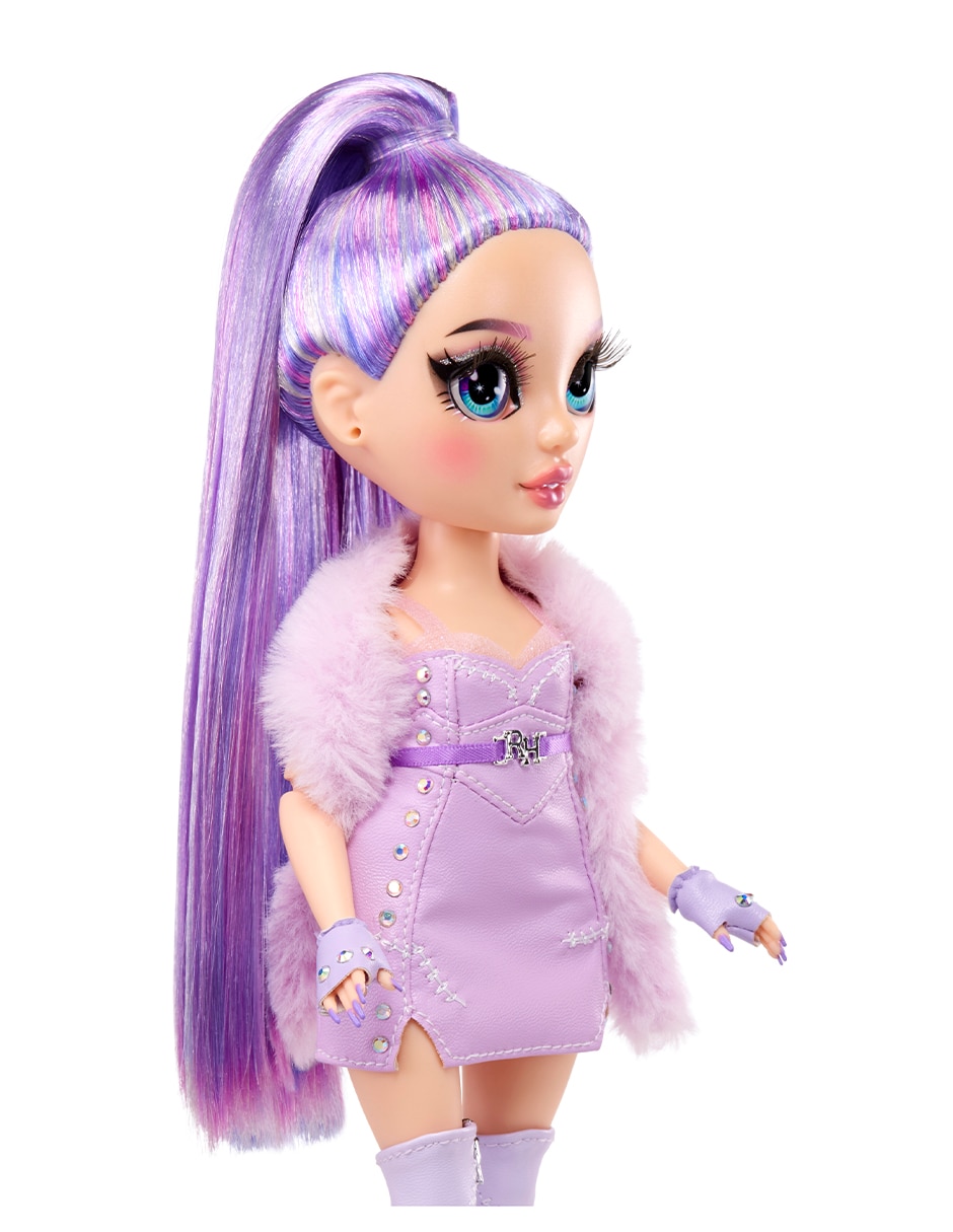 Muñeca costume ball 3