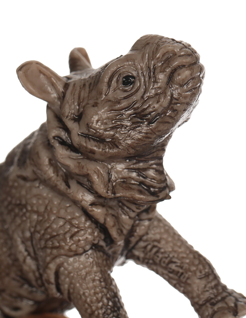 Figura de cría de rinoceronte indio