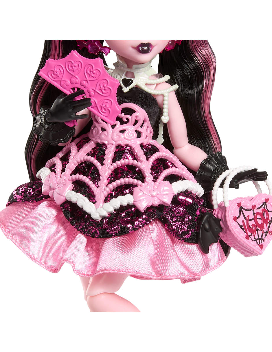 Muñeca fashion cumpleaños draculaura 1600 sorpresa