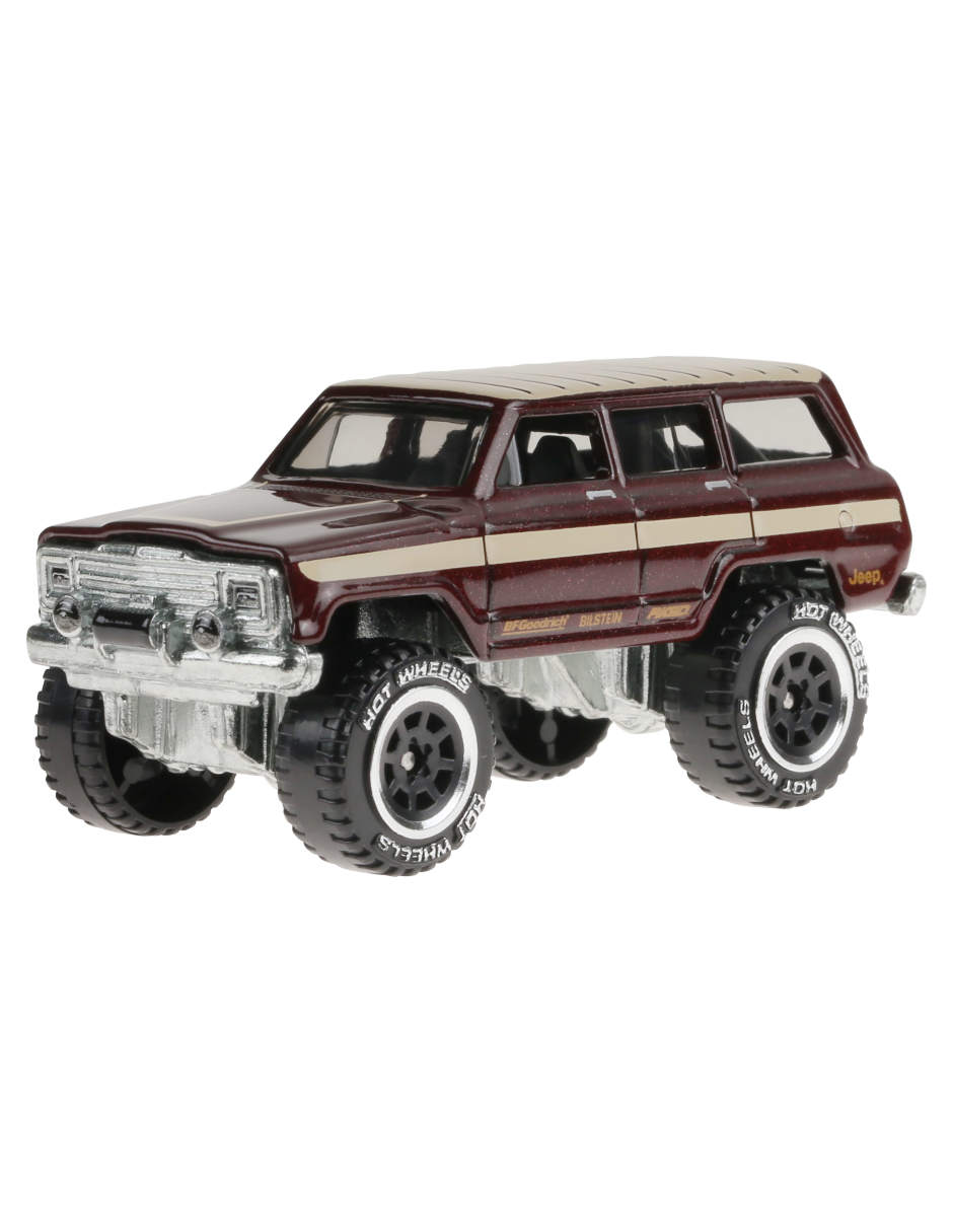Automóvil toyota land cruiser 8