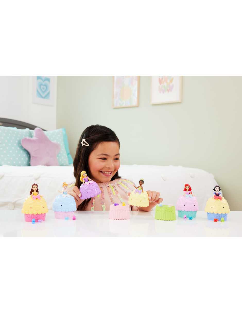 Muñeca clasica disney princesas cupcake transformable a falda 2
