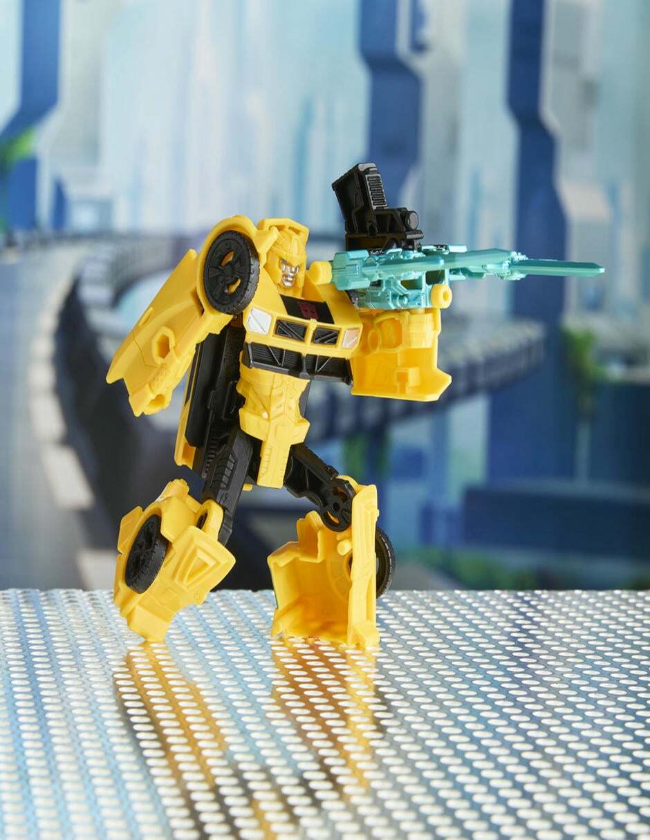 Figura de acción articulada Transfomers Cyberworld Bumblebee 2 en 1 6