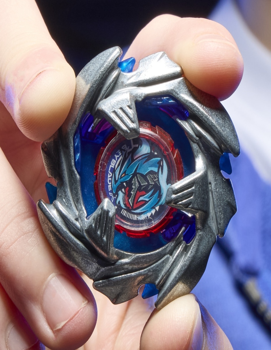 X Cobalt Dragoon 2-60C Deluxe Beyblade 10