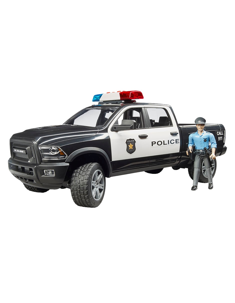 Camioneta policial RAM 2500 con policía 02505