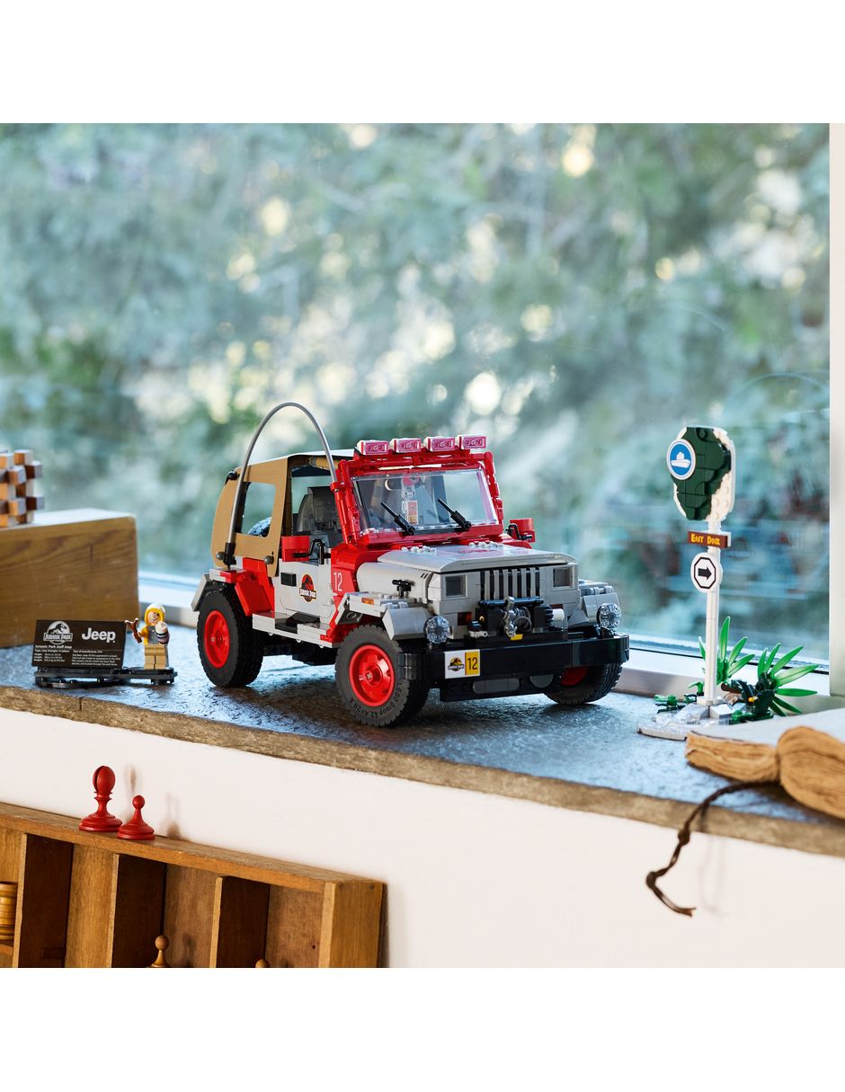 Jurassic World Jurassic Park Jeep® Wrangler 77984 9