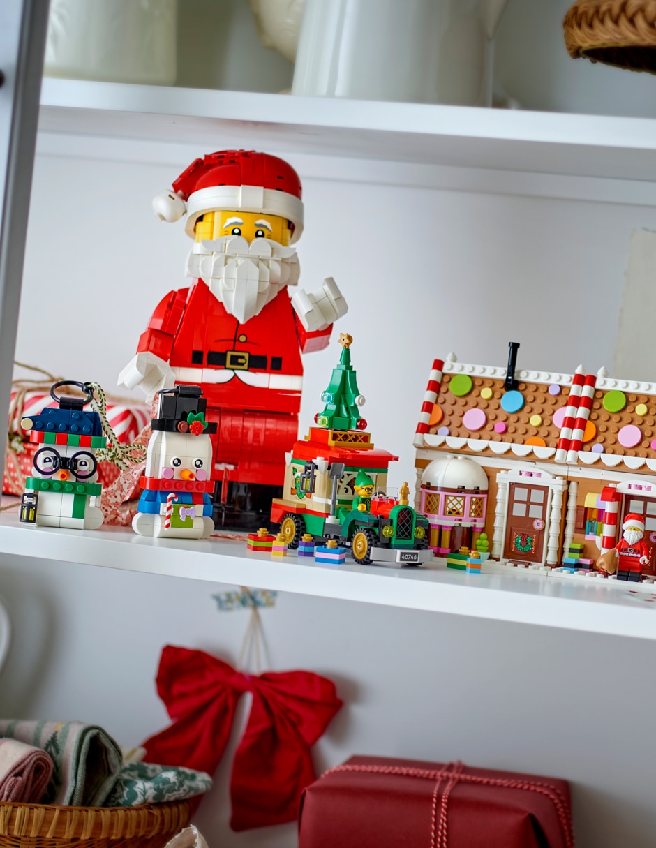 Seasons and Occasions Minifigura Gigante de Santa 40820 Iconic 2