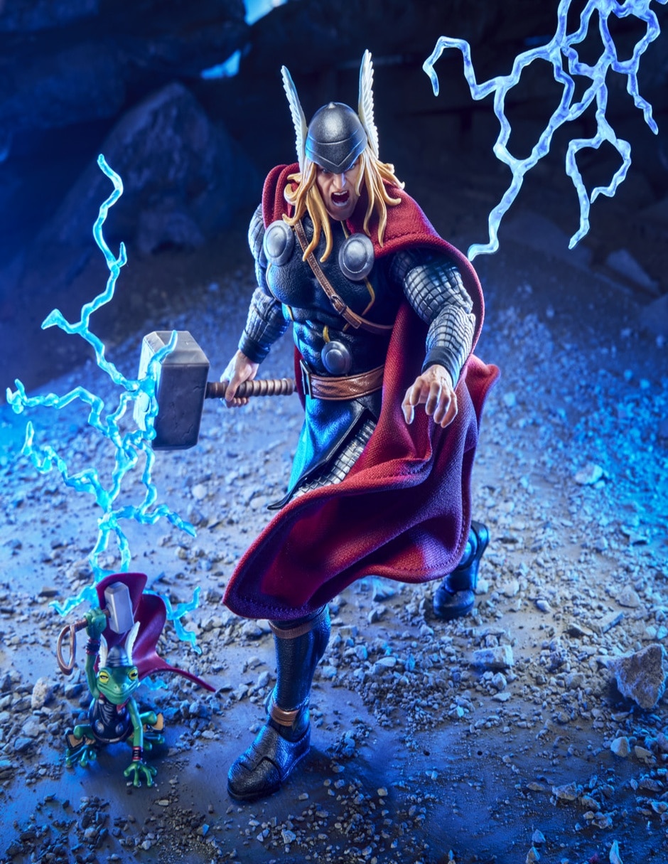 Figura de acción articulada Legends Series Thor estándar Marvel 13