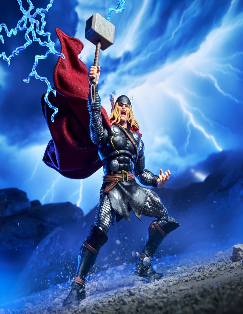 Figura de acción articulada Legends Series Thor estándar Marvel 3