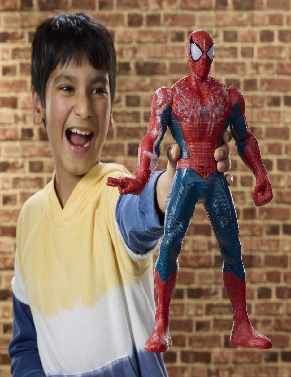 Figura de acción Spider-Man con luz y sonido 9
