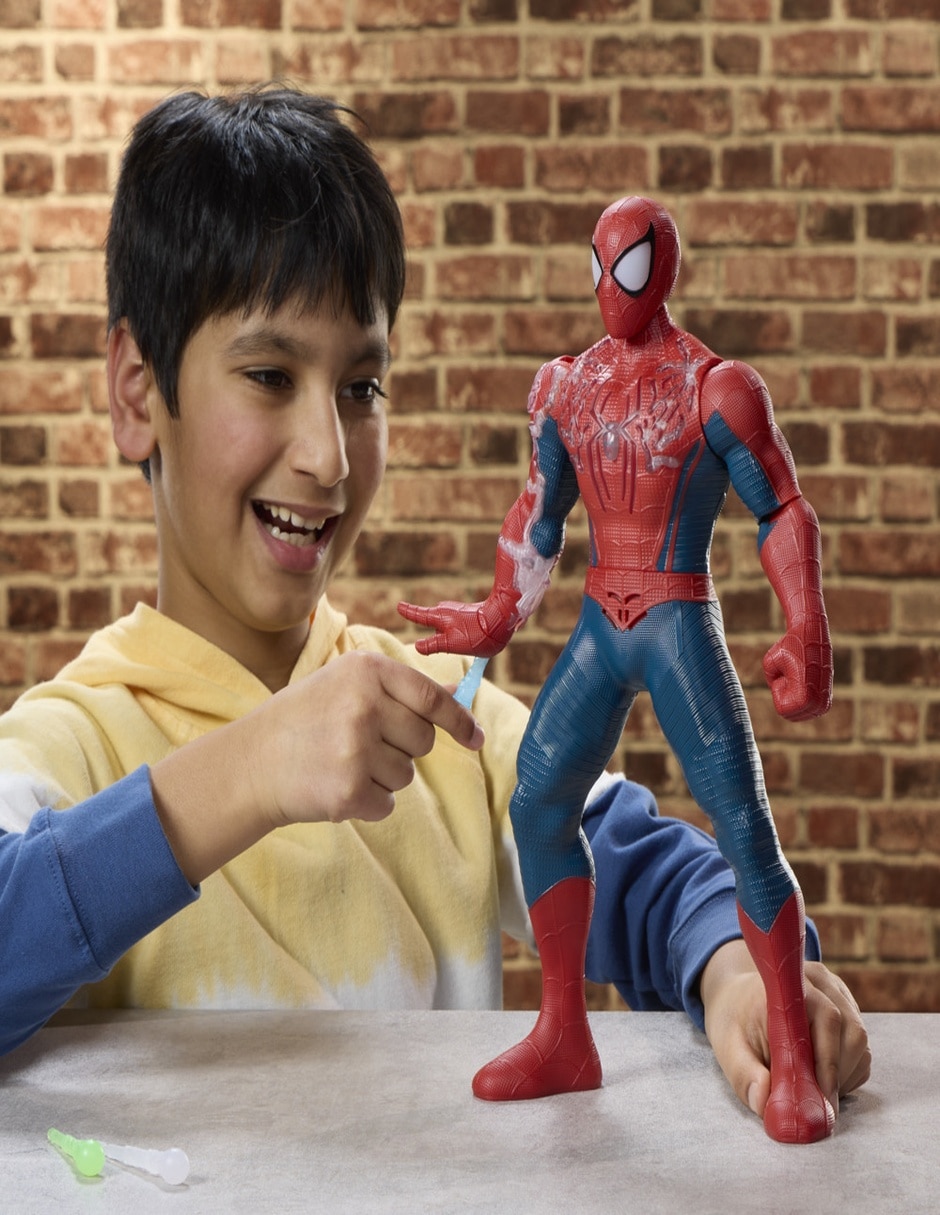 Figura de acción Spider-Man con luz y sonido 15