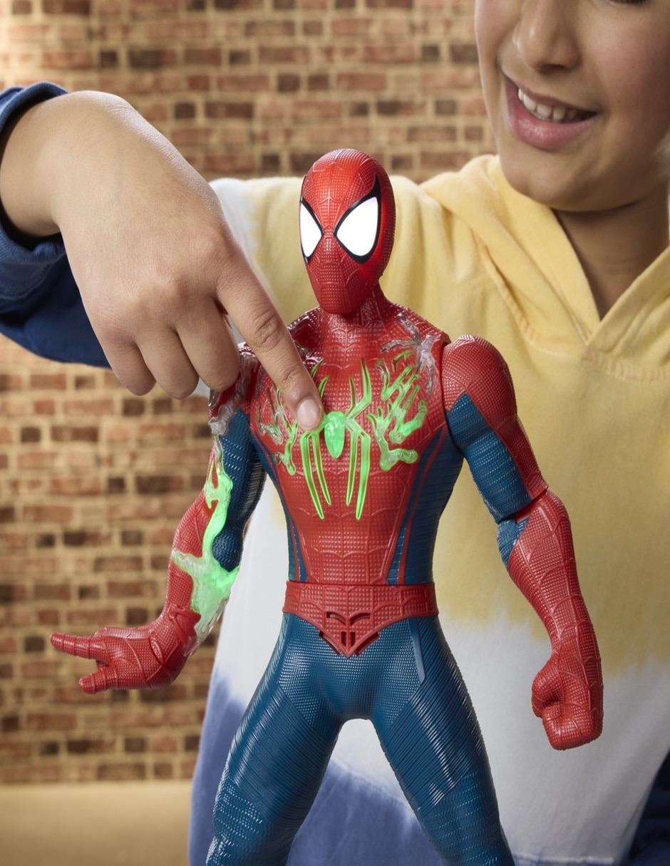 Figura de acción Spider-Man con luz y sonido 5