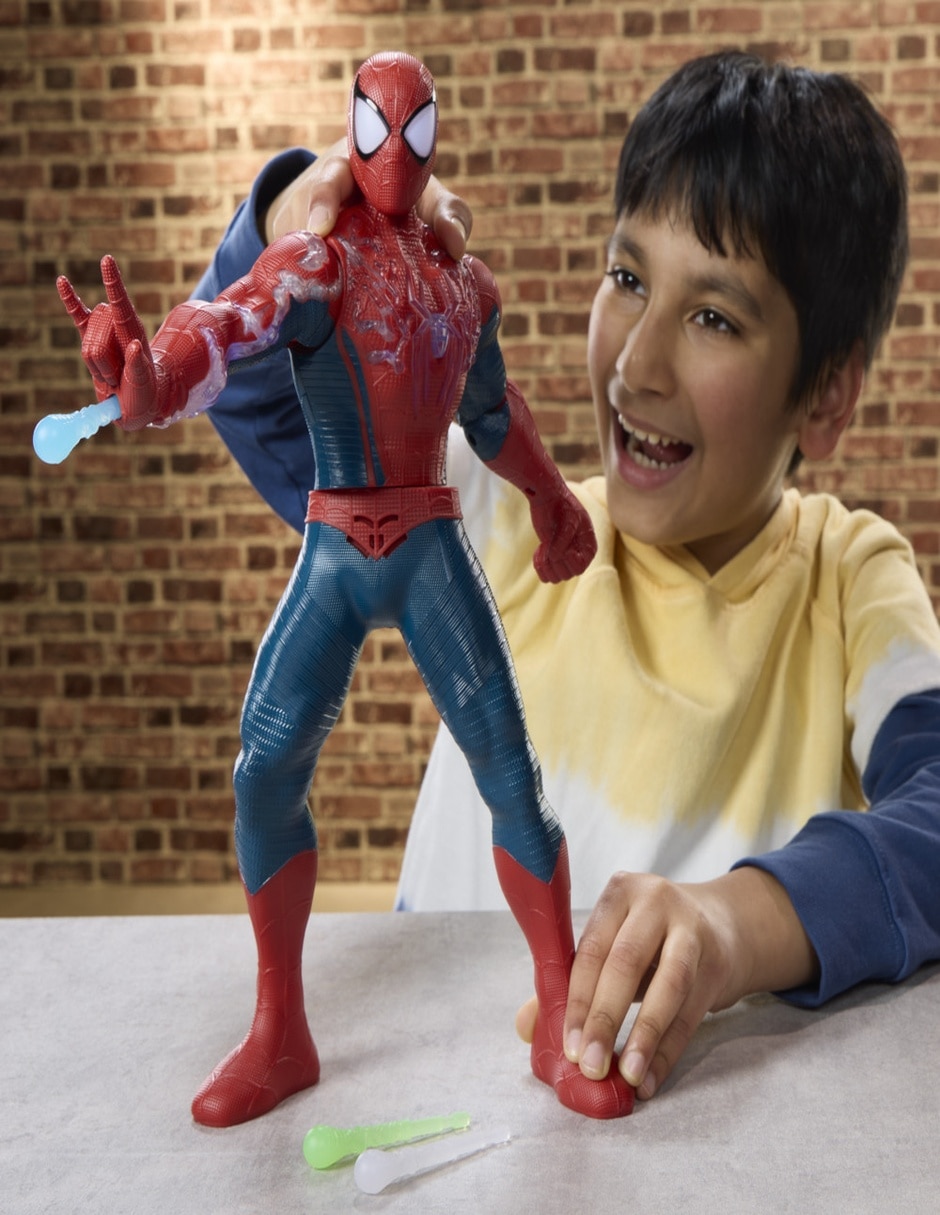 Figura de acción Spider-Man con luz y sonido 8
