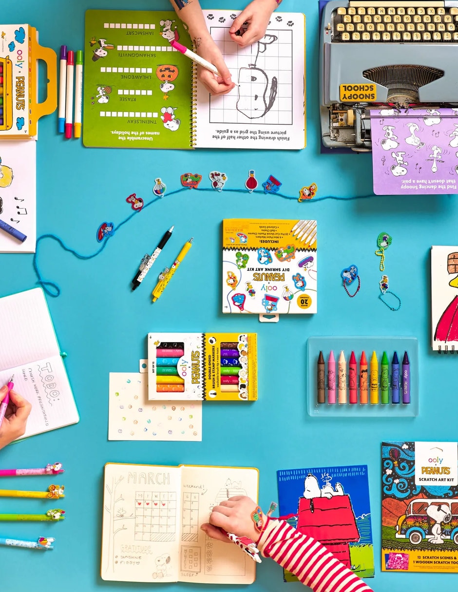 Kit viaje actividades y marcadores de doble punta Peanuts 4