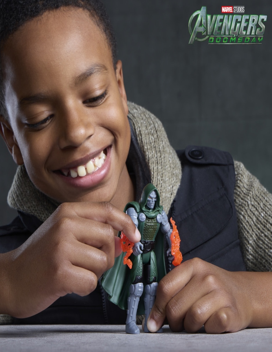 Figura de acción articulada avengers doctor doom estándar nfc 9