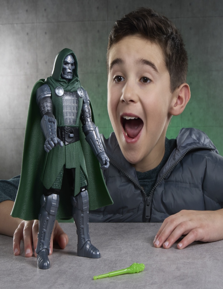 Figura de acción articulada doctor doom estándar nfc 9